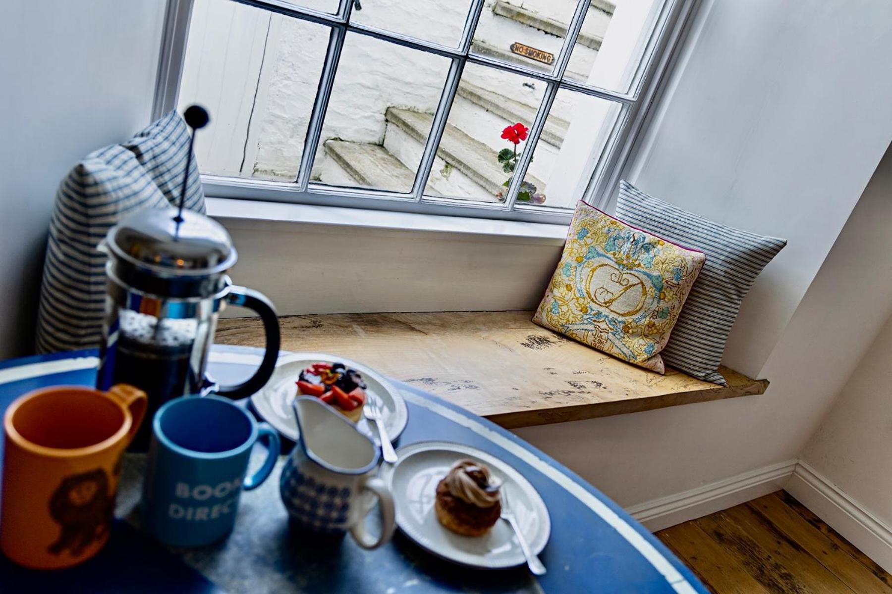 Paramount Apartments Ilfracombe, Arty Seaside Holiday Apartments الغرفة الصورة